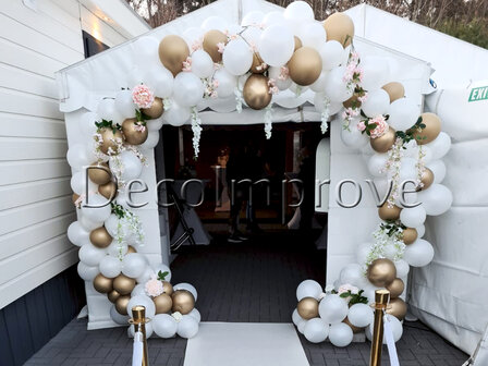 Ballonnenboog Organic Rond Wit en Goud met Bloemen