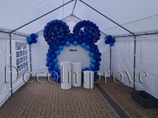 Blauwe Mickey Mouse Boog met Oren op Witte Backdrop